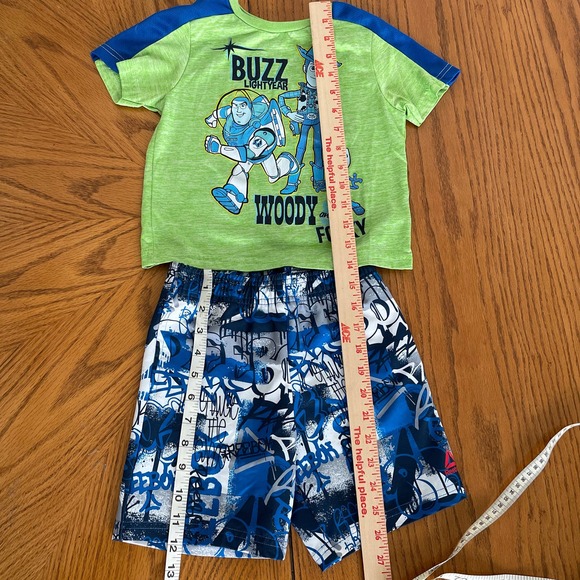 Disney Pixar Toy Story and Reebok Boys’ Outfit 2 pieces Sz 4T Gently used - Picture 2 of 8
